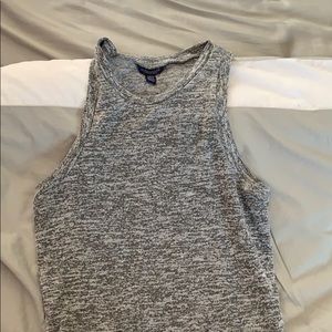 gray tank top